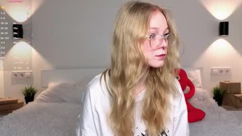 Snapshot of markettadeerman chatting on February 19, 4:41 am markettadeerman online show from February 19, 4:41 am