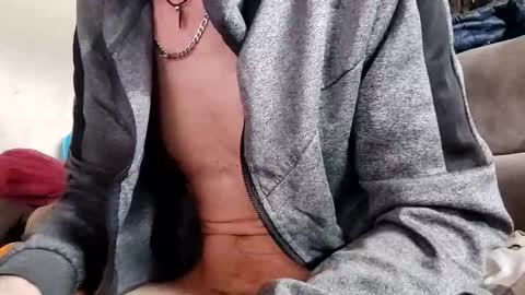 Snapshot of markinhobro chatting on April 12, 11:04 am markinhobro online show from April 12, 11:04 am