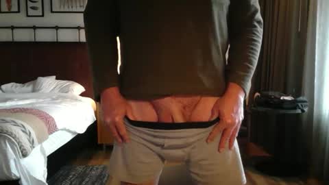 Snapshot of markinwest chatting on February 27, 9:37 pm MarkinWest online show from February 27, 9:37 pm