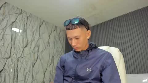 Snapshot of marks_sexy chatting on November 5, 5:57 pm marks_sexy online show from November 5, 5:57 pm