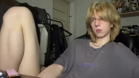 Snapshot of marksus_vasabi chatting on July 8, 9:08 pm Mark online show from July 8, 9:08 pm