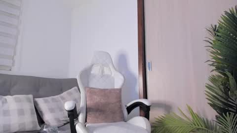 Snapshot of markus_blass chatting on December 14, 11:01 pm markus... Y online show from December 14, 11:01 pm