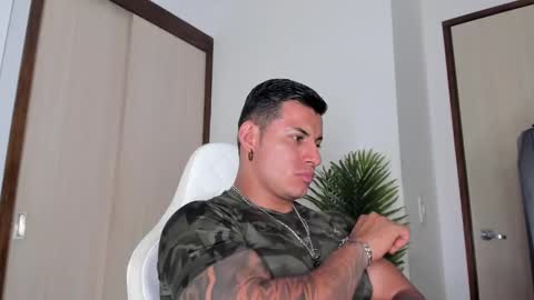 Snapshot of markus_blass chatting on February 4, 2:28 am markus... Y online show from February 4, 2:28 am