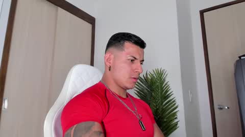 Snapshot of markus_blass chatting on February 4, 9:52 pm markus... Y online show from February 4, 9:52 pm