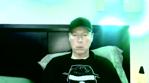 Snapshot of markymarkvt chatting on October 26, 2:23 pm markymarkvt online show from October 26, 2:23 pm