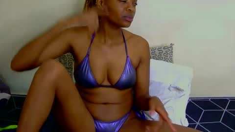 Snapshot of marly_babe chatting on February 16, 12:34 pm Marly online show from February 16, 12:34 pm