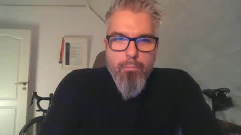 Snapshot of marriedcock1980 chatting on December 11, 3:37 pm marriedcock1980 online show from December 11, 3:37 pm