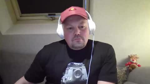 mars0481 online show from December 20, 3:19 pm