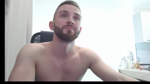 Snapshot of marselle_looker chatting on February 13, 7:21 pm Marselle online show from February 13, 7:21 pm