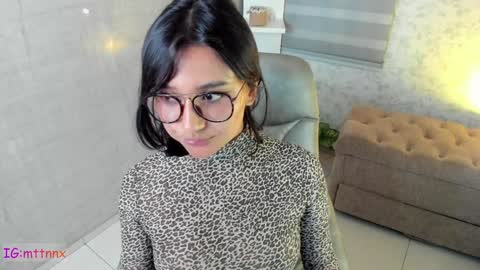 Snapshot of martiiinaa_ chatting on December 17, 10:23 am Martina online show from December 17, 10:23 am