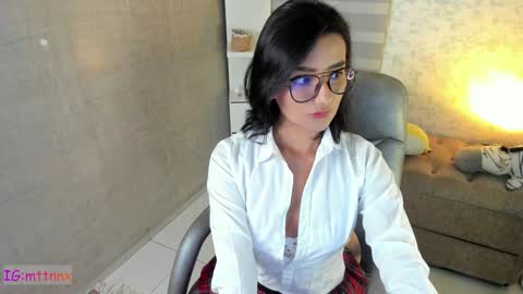 Snapshot of martiiinaa_ chatting on January 17, 5:11 am Martina online show from January 17, 5:11 am