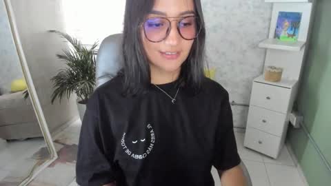 Snapshot of martiiinaa_ chatting on September 8, 7:46 pm Martina online show from September 8, 7:46 pm