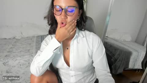 Snapshot of martiiinaa_ chatting on June 6, 3:44 am Martina online show from June 6, 3:44 am