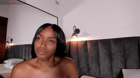 Laura online show from February 3, 2:53 am