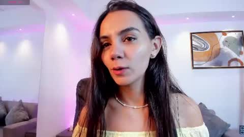 Snapshot of martina_mancinii chatting on June 23, 12:47 pm Martina online show from June 23, 12:47 pm