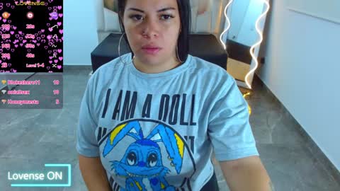 Snapshot of martina_tay chatting on December 30, 6:20 am Hey im martina online show from December 30, 6:20 am