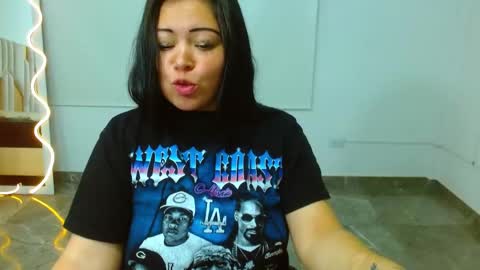 Snapshot of martina_tay chatting on March 10, 9:53 am Hey im martina online show from March 10, 9:53 am