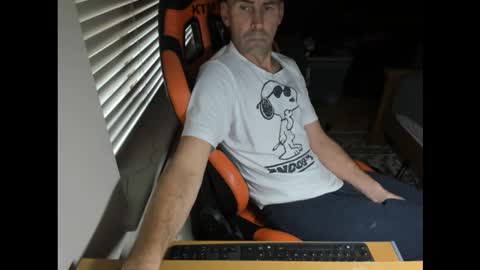 Snapshot of martinireland chatting on November 14, 11:53 am Martin online show from November 14, 11:53 am