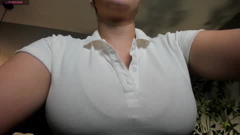 Snapshot of martinnabonnet chatting on December 2, 10:39 am Martinna Bonnet online show from December 2, 10:39 am