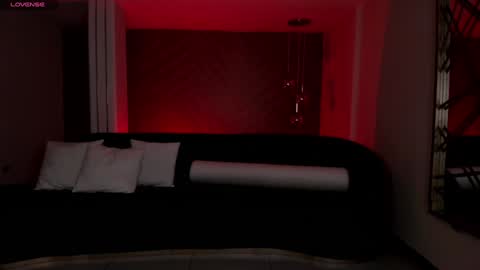 Snapshot of martinnabonnet chatting on December 19, 10:34 am Martinna Bonnet online show from December 19, 10:34 am