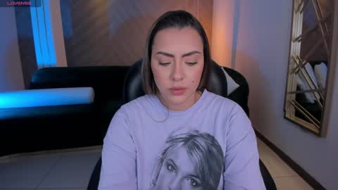 Snapshot of martinnabonnet chatting on January 13, 1:39 pm Martinna Bonnet online show from January 13, 1:39 pm