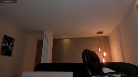 Snapshot of martinnabonnet chatting on February 11, 10:37 am Martinna Bonnet online show from February 11, 10:37 am