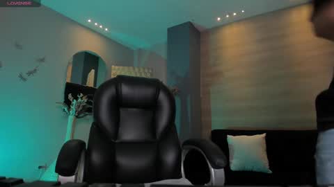 Snapshot of martinnabonnet chatting on March 7, 10:35 am Martinna Bonnet online show from March 7, 10:35 am