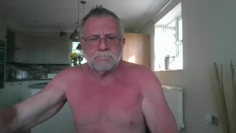 martinrgbxxxx online show from May 25, 8:09 am