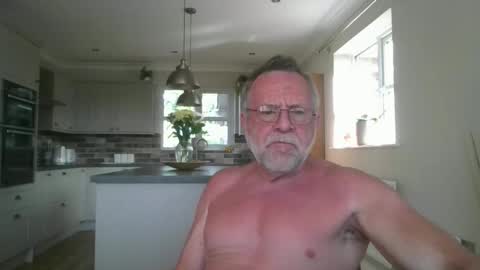 martinrgbxxxx online show from May 30, 8:00 am