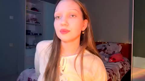 Snapshot of martinwion chatting on September 28, 8:14 pm Emily online show from September 28, 8:14 pm