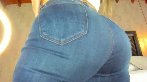 Snapshot of marttina_ruiz chatting on April 24, 7:27 pm Martina online show from April 24, 7:27 pm