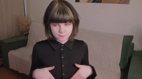 Mary online show from May 19, 1:28 pm