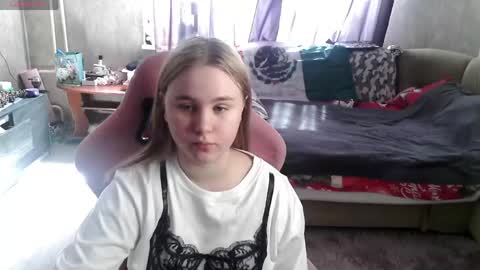  MY NAME IS MILA WELCOME TO MY ROOM online show from April 19, 8:02 am