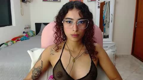 Snapshot of mary_jane1_ chatting on February 12, 12:48 am mary online show from February 12, 12:48 am