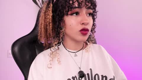 Mary Jane  online show from December 3, 10:07 pm