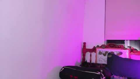 Snapshot of mary_jane_lovers chatting on April 6, 11:38 pm Mary Jane online show from April 6, 11:38 pm