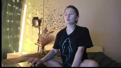Snapshot of mary_julia chatting on April 27, 8:40 pm Julia online show from April 27, 8:40 pm