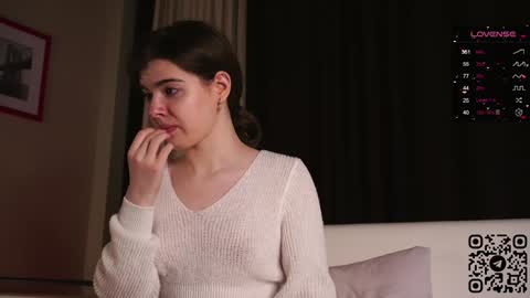 Mary online show from December 5, 9:28 pm