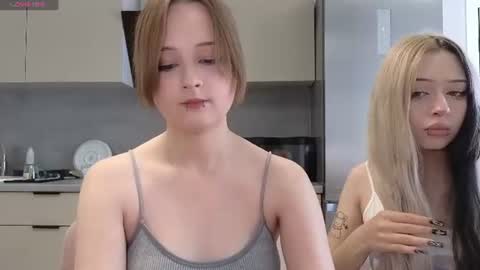 Snapshot of mary_u chatting on July 20, 6:28 am Ur Mary online show from July 20, 6:28 am