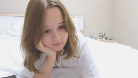 Snapshot of mary_u chatting on July 24, 6:06 pm Ur Mary online show from July 24, 6:06 pm