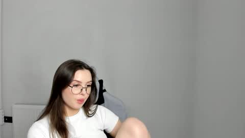 Snapshot of mary_wave_ chatting on May 6, 11:26 am Alice online show from May 6, 11:26 am