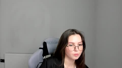 Snapshot of mary_wave_ chatting on May 18, 11:27 am Alice online show from May 18, 11:27 am