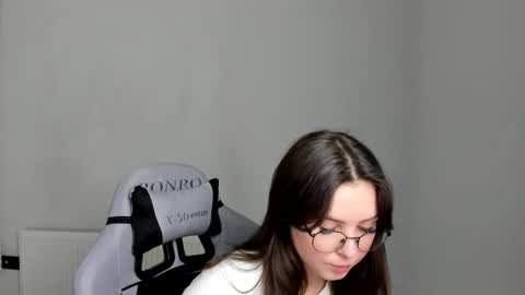 Snapshot of mary_wave_ chatting on May 19, 6:31 am Alice online show from May 19, 6:31 am