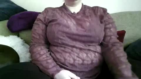 Snapshot of marybeth17 chatting on May 27, 2:14 pm Masked Mary online show from May 27, 2:14 pm