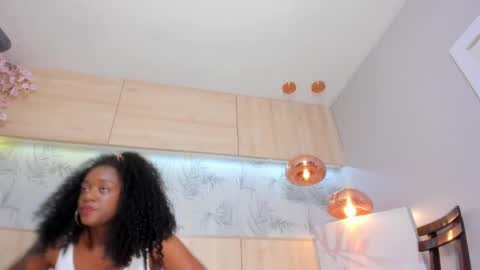 Snapshot of maryevans_ chatting on September 23, 11:46 am online show from September 23, 11:46 am