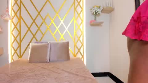 Snapshot of maryevans_ chatting on June 22, 12:24 pm online show from June 22, 12:24 pm