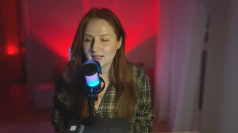 Snapshot of maryleesa chatting on April 29, 8:37 pm SirenVictoria online show from April 29, 8:37 pm