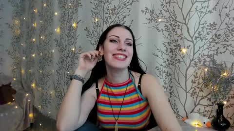 Snapshot of marylou_ chatting on December 18, 5:26 am Mary Lou online show from December 18, 5:26 am