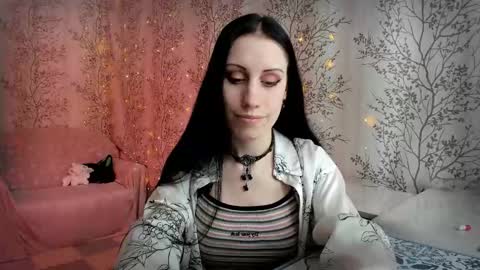 Snapshot of marylou_ chatting on February 15, 7:51 am Mary Lou online show from February 15, 7:51 am