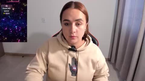 Dulce Maria online show from February 19, 7:10 pm